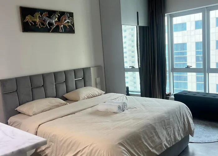 Marina Grand Metro Holiday Home